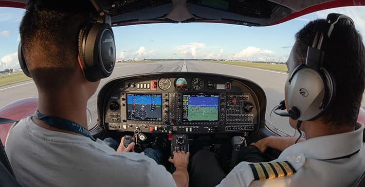 picture of airplanes flying